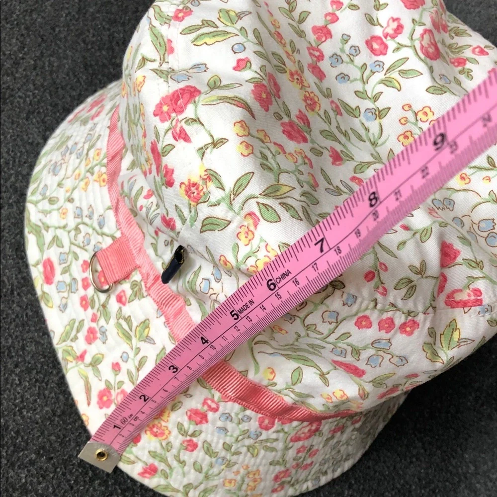 OshKosh B'Gosh Girls 100% Cotton Bucket Hat White + Flowers Size L-XL (5Yrs Up)